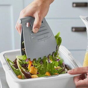 Pampered Chef Salad Claws Servers pulled pork chicken shredder